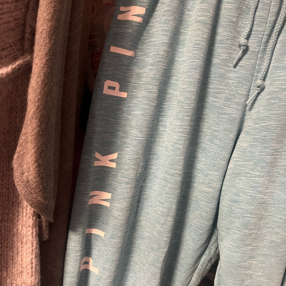 VS PINK sweatpants - Picture 2 of 3